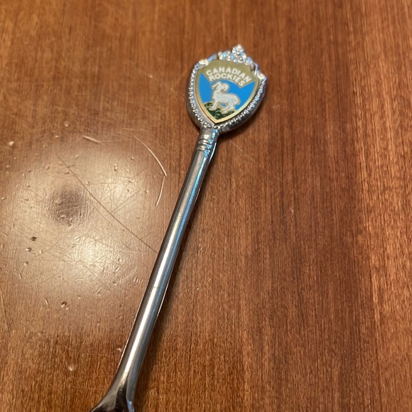 Souvenir spoons from British Columbia - Picture 3 of 9